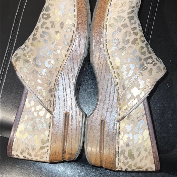 Dansko Metallic Animal Print Tan Clogs - Picture 8 of 9